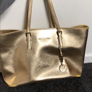 Large Michael kors jetset tote, metallic gold